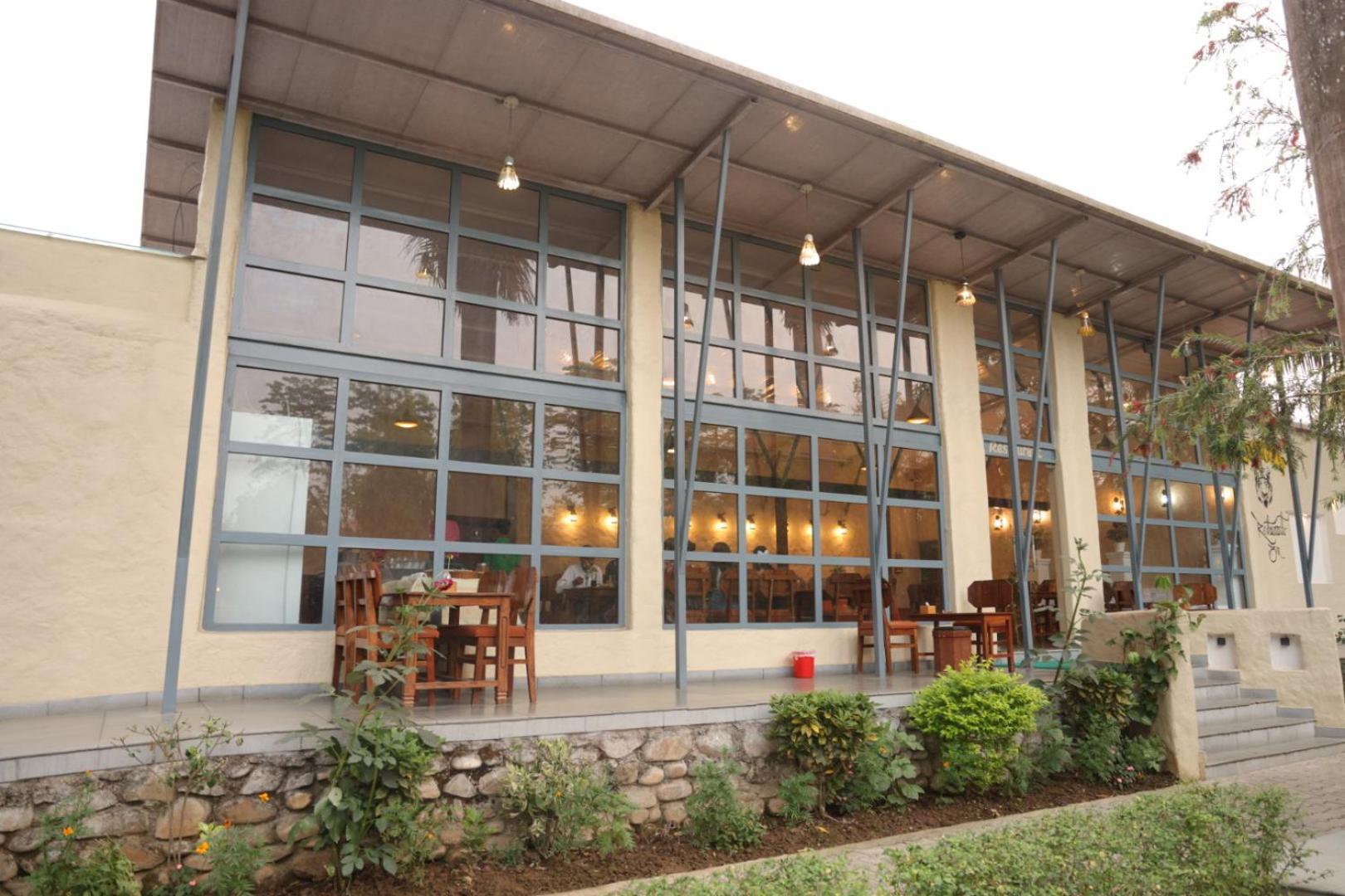 Royal Tiger Luxury Resort 4 Star Sauraha Exterior photo
